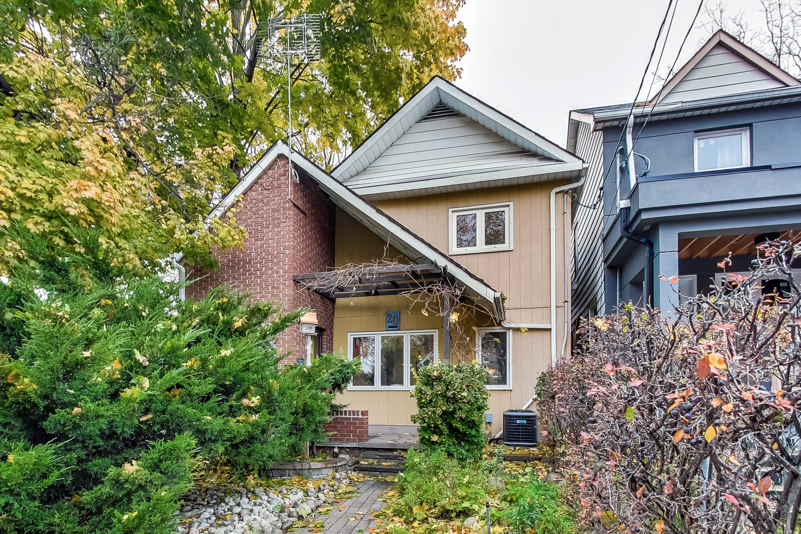 20 Winfield Avenue Red Square Team