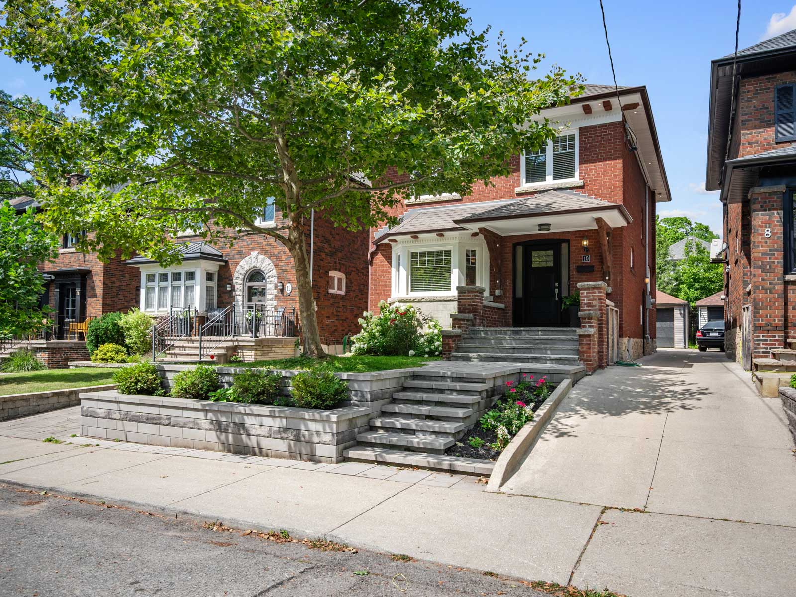 10 Elora Rd.