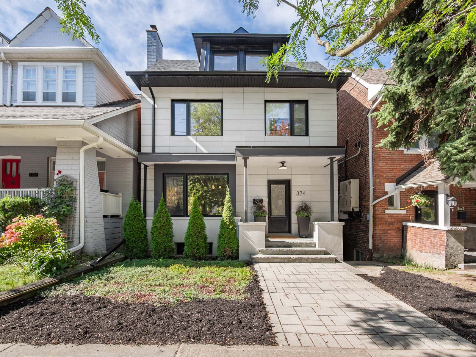 374 Spadina Road